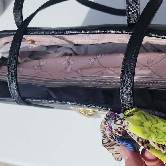 NWT BLACK BETSEY JOHNSON TOTE W/SCARF AND POUCH - Picture 7 of 8